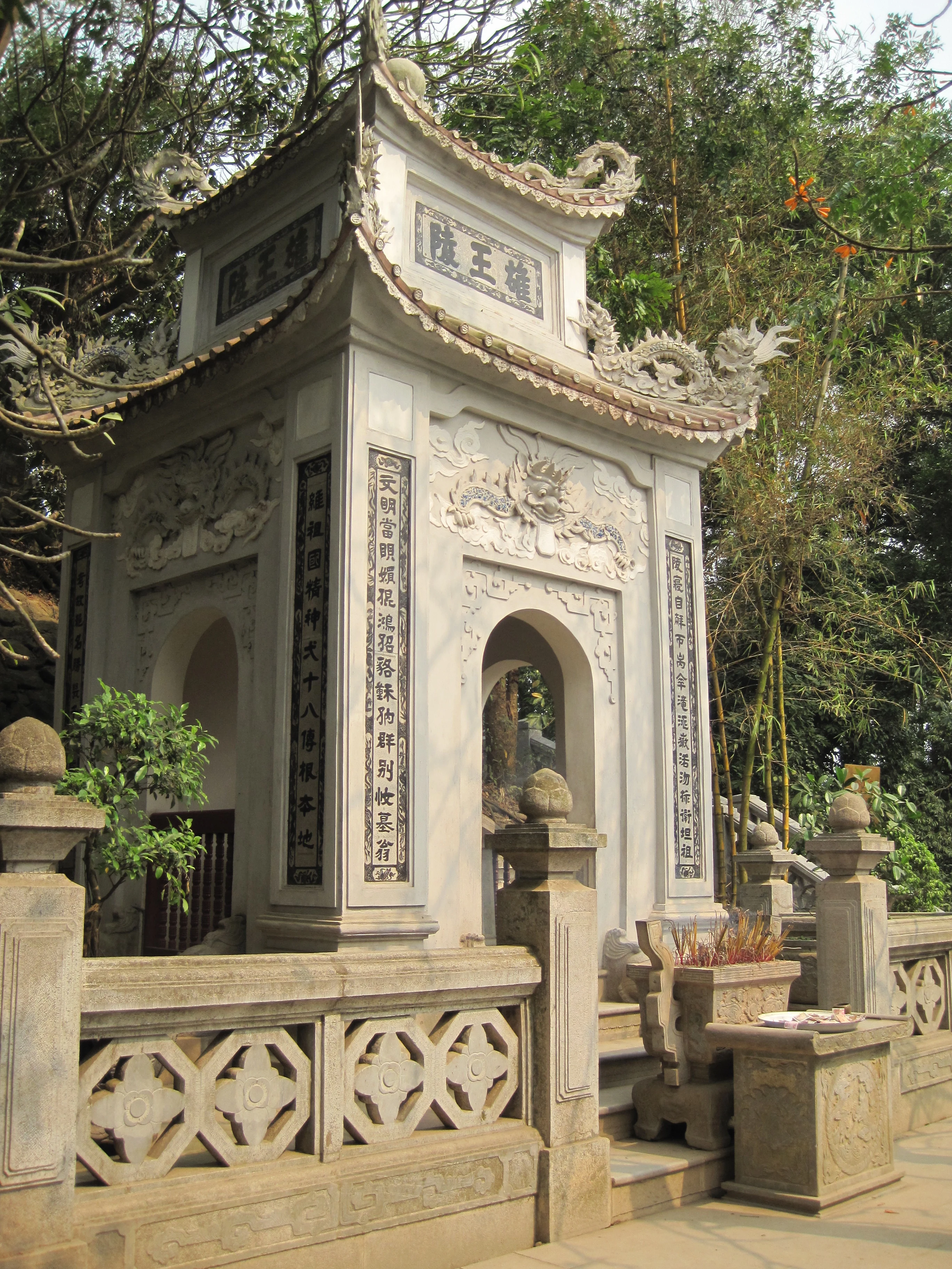 Lễ hội đền Hùng — Giỗ tổ 10/3 âm lịch